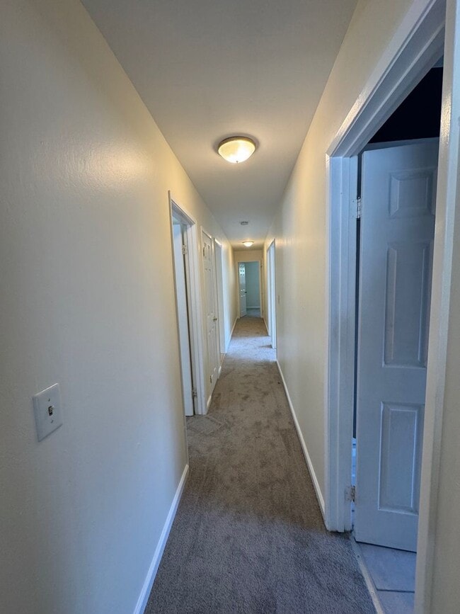 Building Photo - Remodeled 5 bedroom single level house - n...