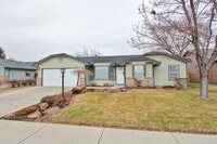 Building Photo - Single- Level Home w/Mature Landscaping