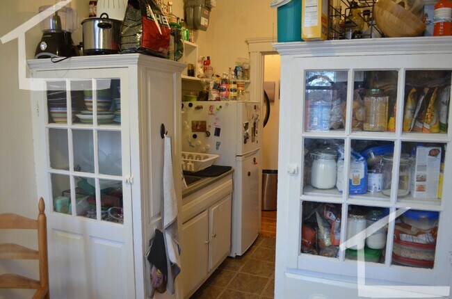 Building Photo - Spacious Allston 1 bed!!! JULY 1ST MOVE IN!!