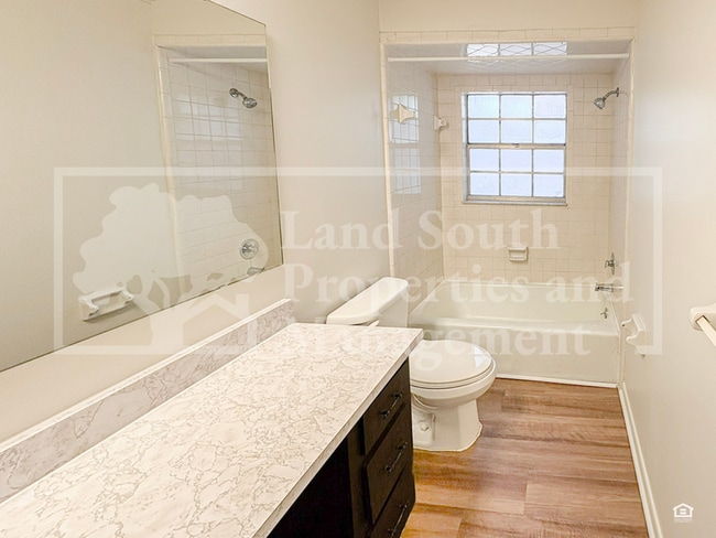 Building Photo - 715 W Daughtery Rd