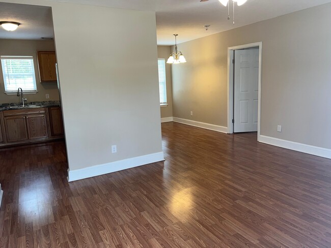 Building Photo - 202 Shetland Dr
