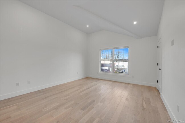 Building Photo - 1 Manhasset Ave