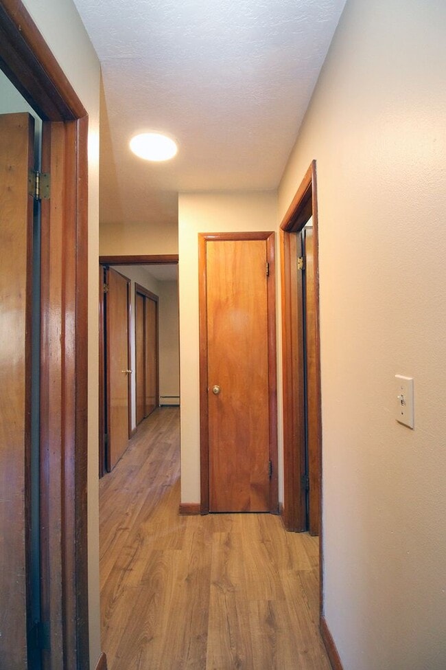 Building Photo - 3200-3236 SW Marigold St