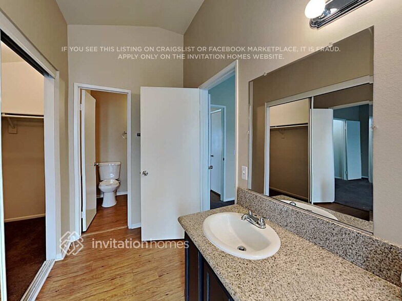 Building Photo - 14762 Shadow Dr