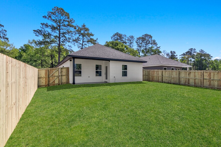 Building Photo - 9846 Golden Ln