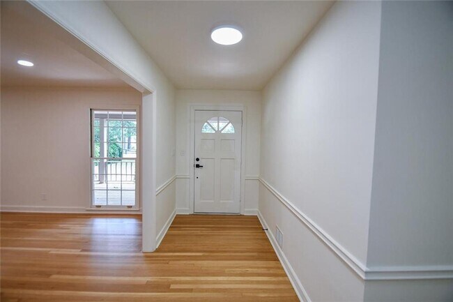 Building Photo - 17040 Birmingham Rd