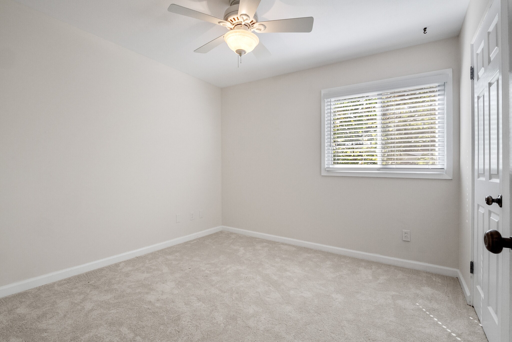 Building Photo - 1653 Pepperwood Dr