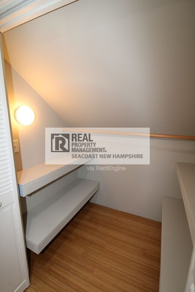 Building Photo - 182 Madbury Rd