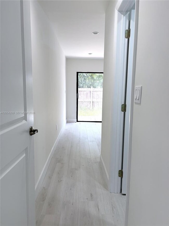 Building Photo - 3809 SW 82nd Ave