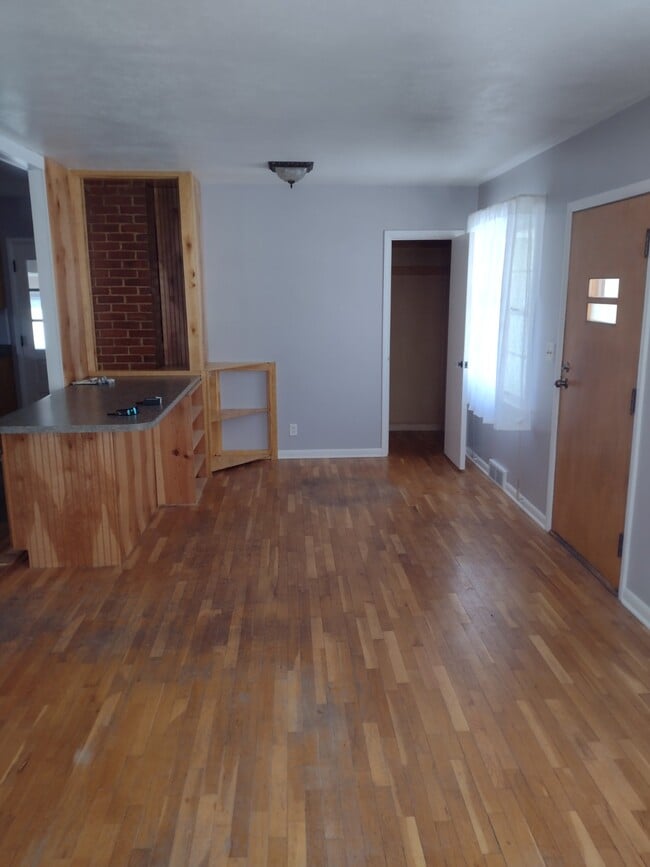 Building Photo - 1328 Wilson Dr