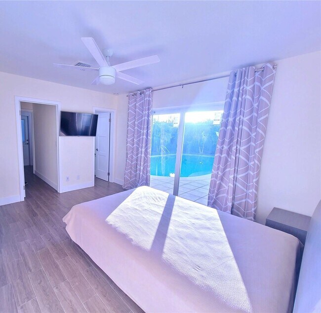 Building Photo - 1320 Arthur St