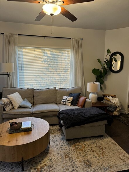 Primary Photo - 303 S Main St