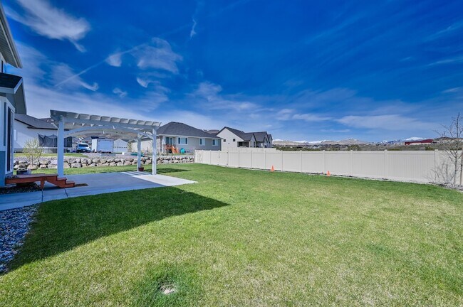 Building Photo - 4586 W Thorley Dr