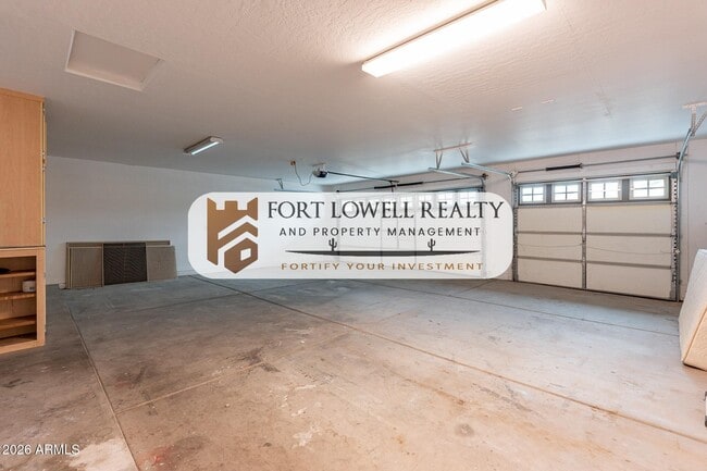 Building Photo - 13354 W San Miguel Ave