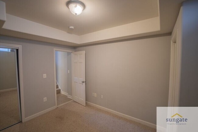 Building Photo - 11 N Streeper St