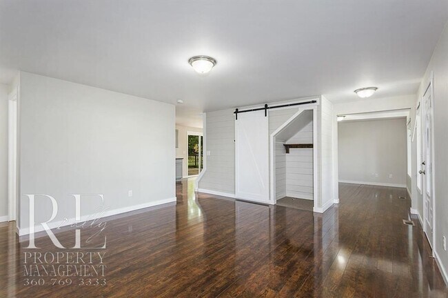 Building Photo - Bright View Home in the Heart of Silverdale on a Quiet Dead-End Road