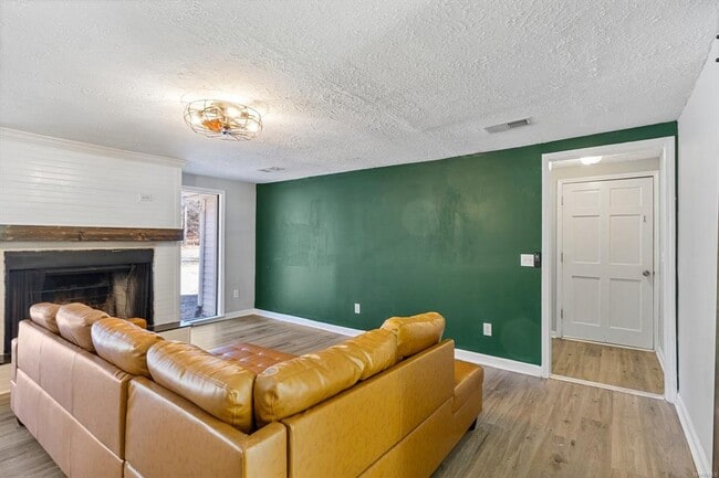 Building Photo - 1216 Old Rdg Rd E