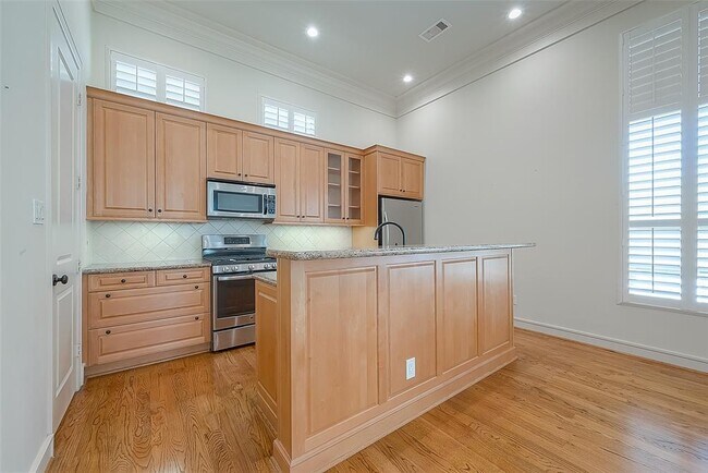 Building Photo - 1804 Haddon St