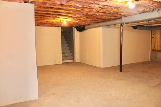 Building Photo - 25 Augustus Cir