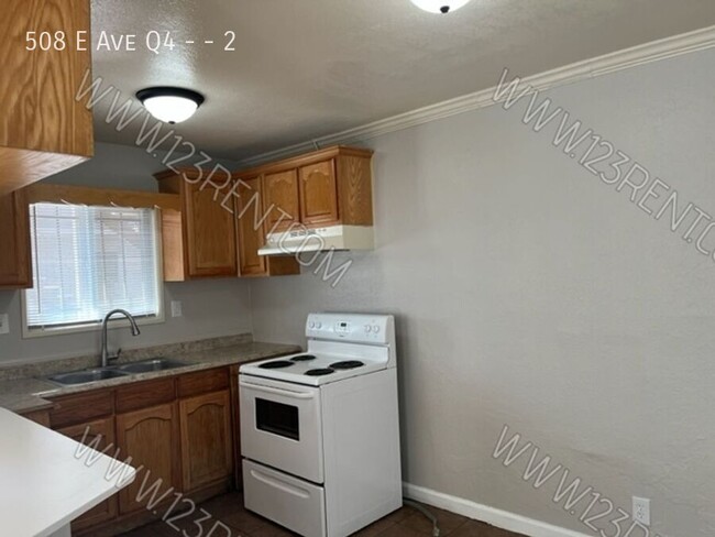 Building Photo - 2BD/ 1BTH Apartment East Palmdale