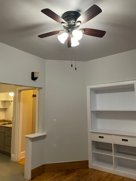 Building Photo - 317 N 4th Ave W