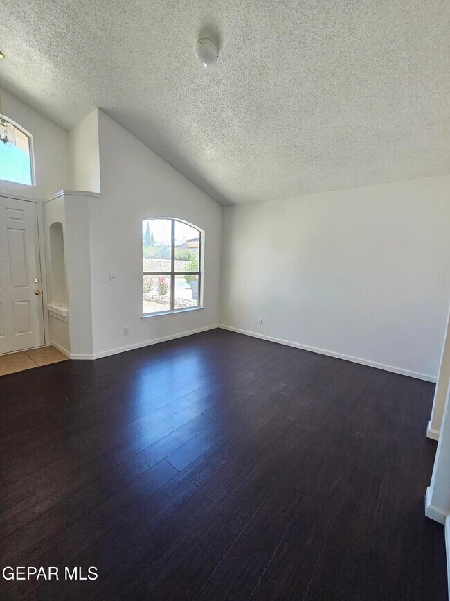 Building Photo - 6087 Camden Lake St