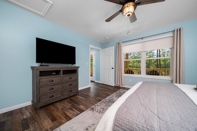 Building Photo - Tranquil Waters - Furnished Monthly Rental