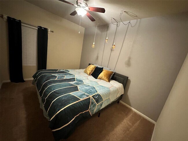 Building Photo - 4705 Fort Moultrie Ln