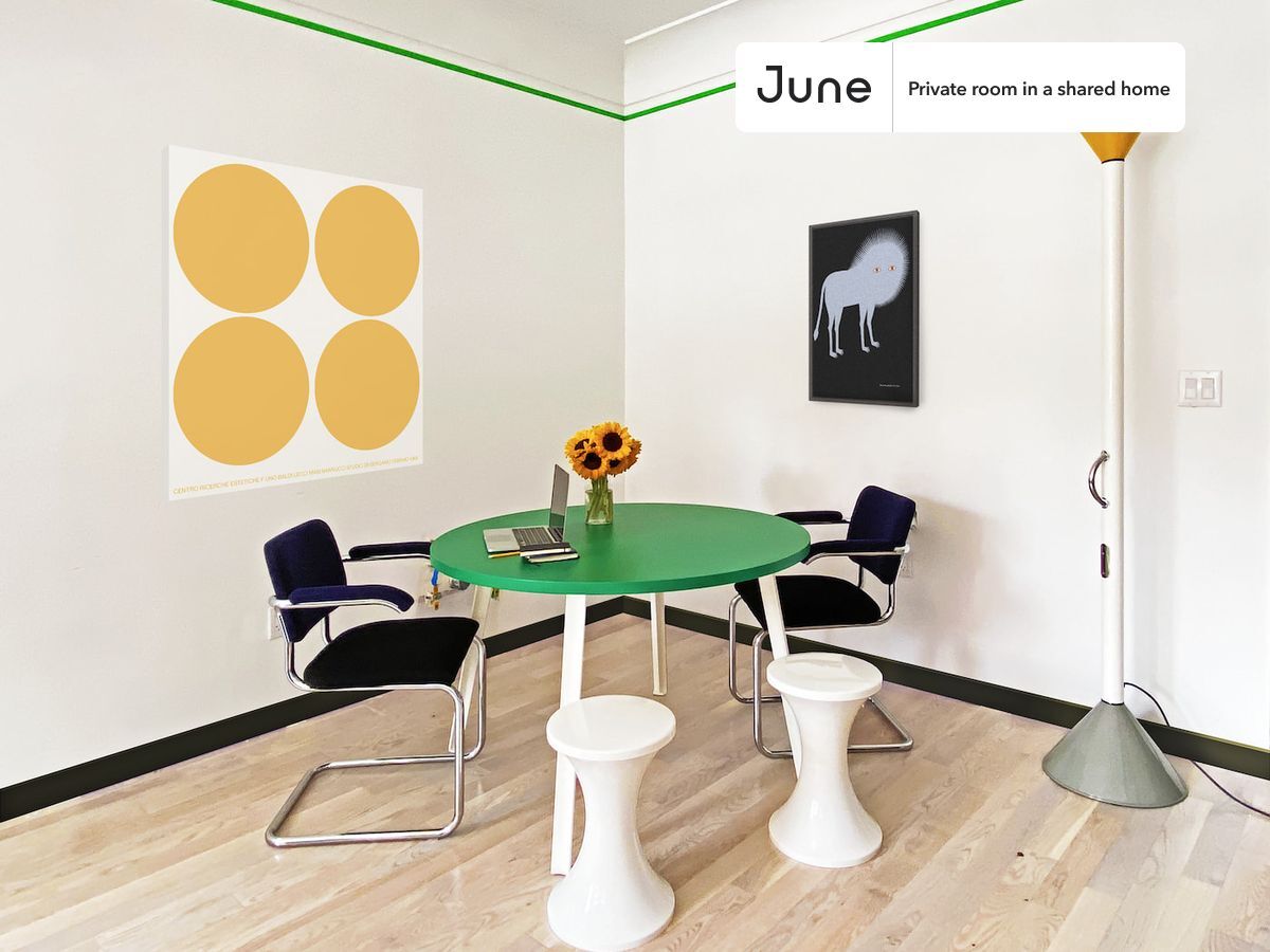 Building Photo - Room in Shared 6.0 bed/4 bath home