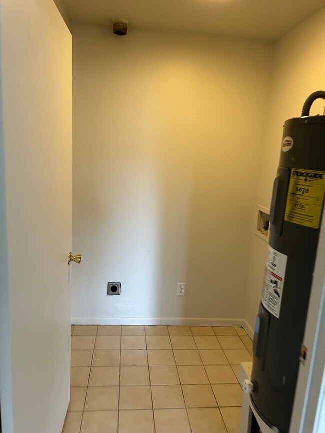 Building Photo - 3 Bedroom, Single-story Townhomes for rent in Madrid, IA