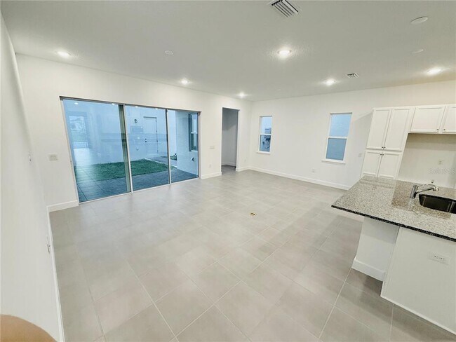 Building Photo - 12585 Clear Sapphire Dr