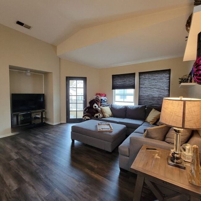 Building Photo - MOVE-IN SPECIAL $500 OFF! Otay Ranch - Gorgeous 2 Bed/2 Bath Condo with Garage