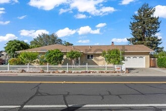 Building Photo - 3207 Forbes Ave