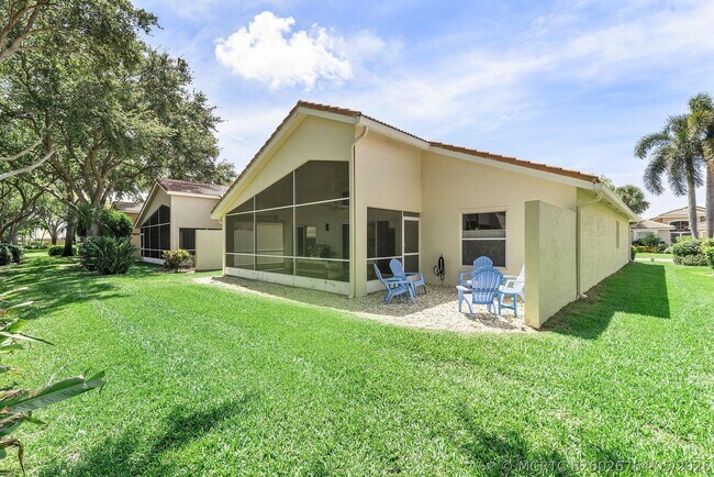 Building Photo - 6887 Viale Elizabeth