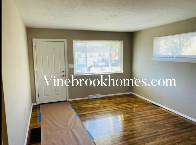 Building Photo - 4310 Sunburst Ln