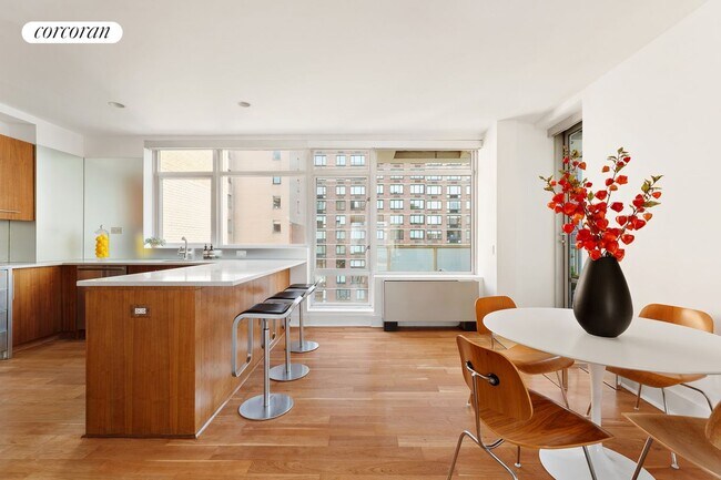Building Photo - 426 W 58th St