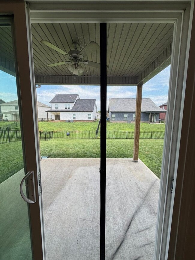 Building Photo - 4 Bedroom Dog Friendly Home For Rent Near Post!
