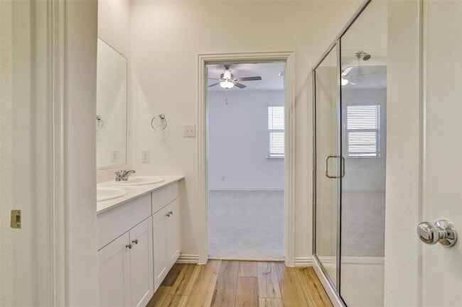 Building Photo - Cute Newer 4-2-2 N Ft. Worth