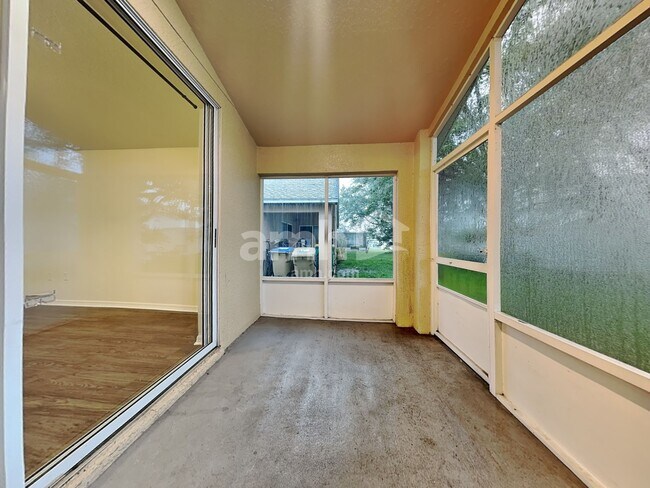 Building Photo - 197 Thornbury Dr