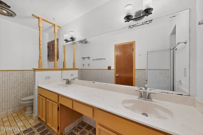 Building Photo - 4536 R L Shoemaker Dr