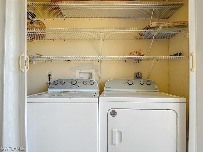 Building Photo - 5635 Rattlesnake Hammock Rd