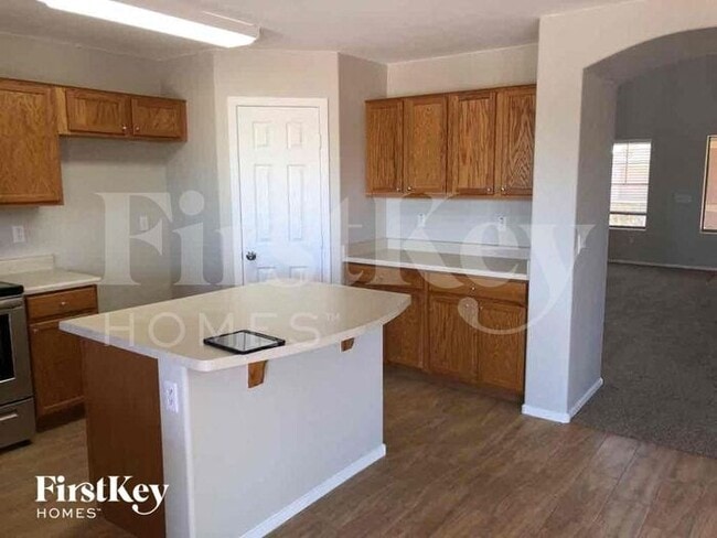 Building Photo - 29125 N Yellow Bee Dr