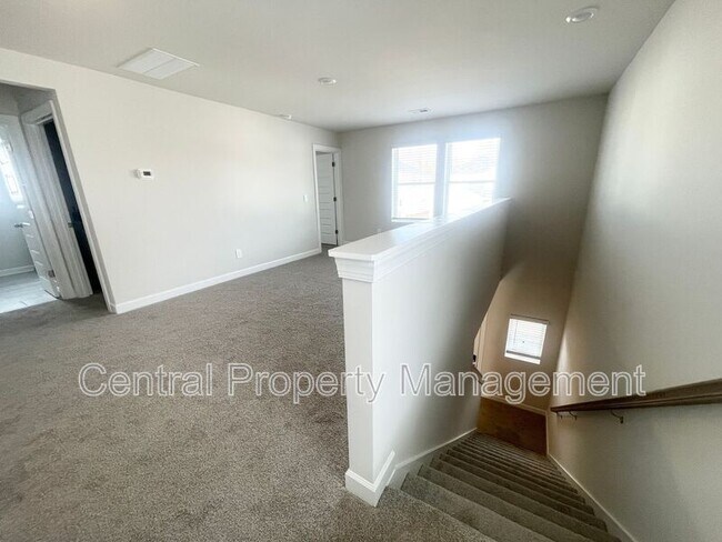 Building Photo - 671 Cozy Blf Rd