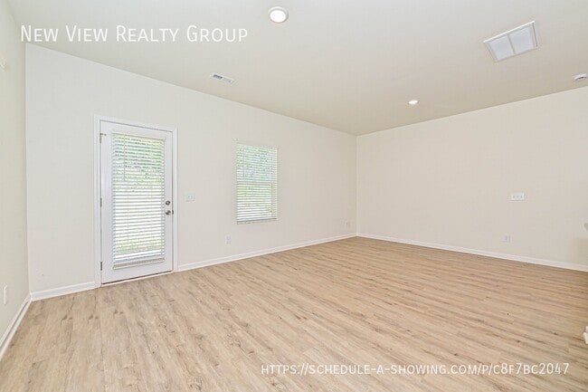 Building Photo - 1725 E Cloaninger Ave