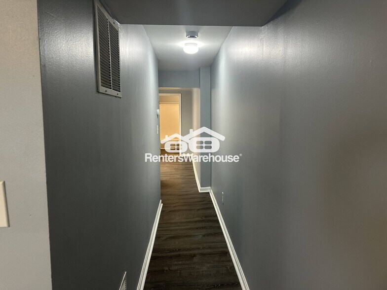 Building Photo - 1501 Cox St