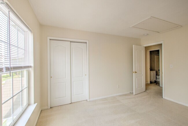 Building Photo - 1560 Wynd Crest Way