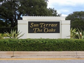 Building Photo - 1702 Silverleaf Oak Ct