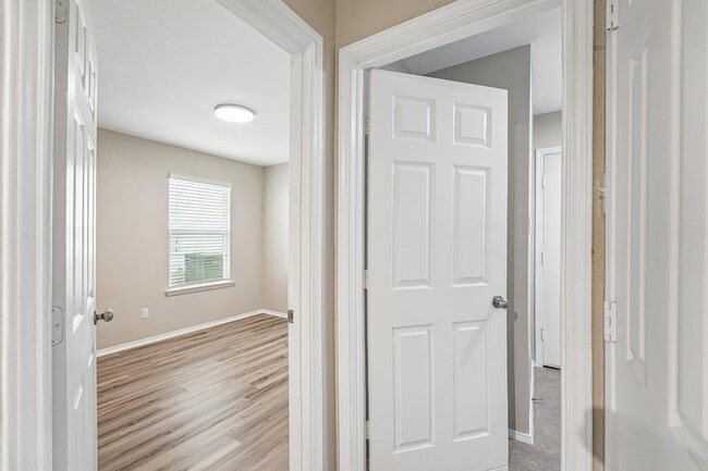 Building Photo - 9209 Bowfield Dr