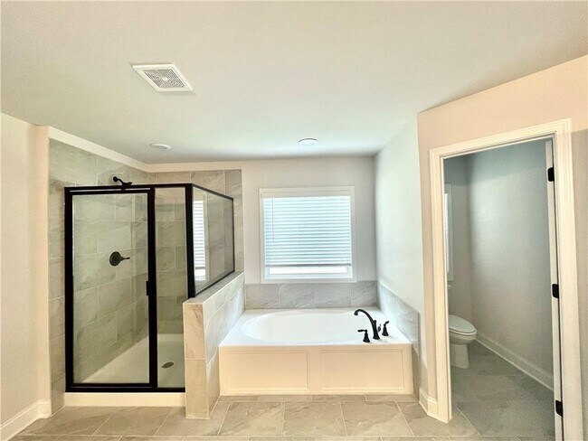 Building Photo - 331 Hudson Chase Ct