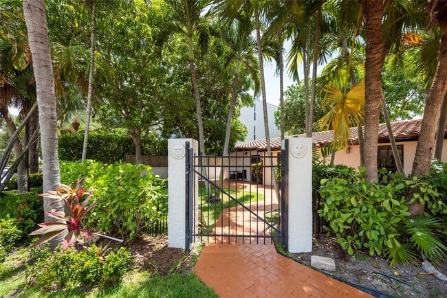 Building Photo - 3412 Leigh Rd